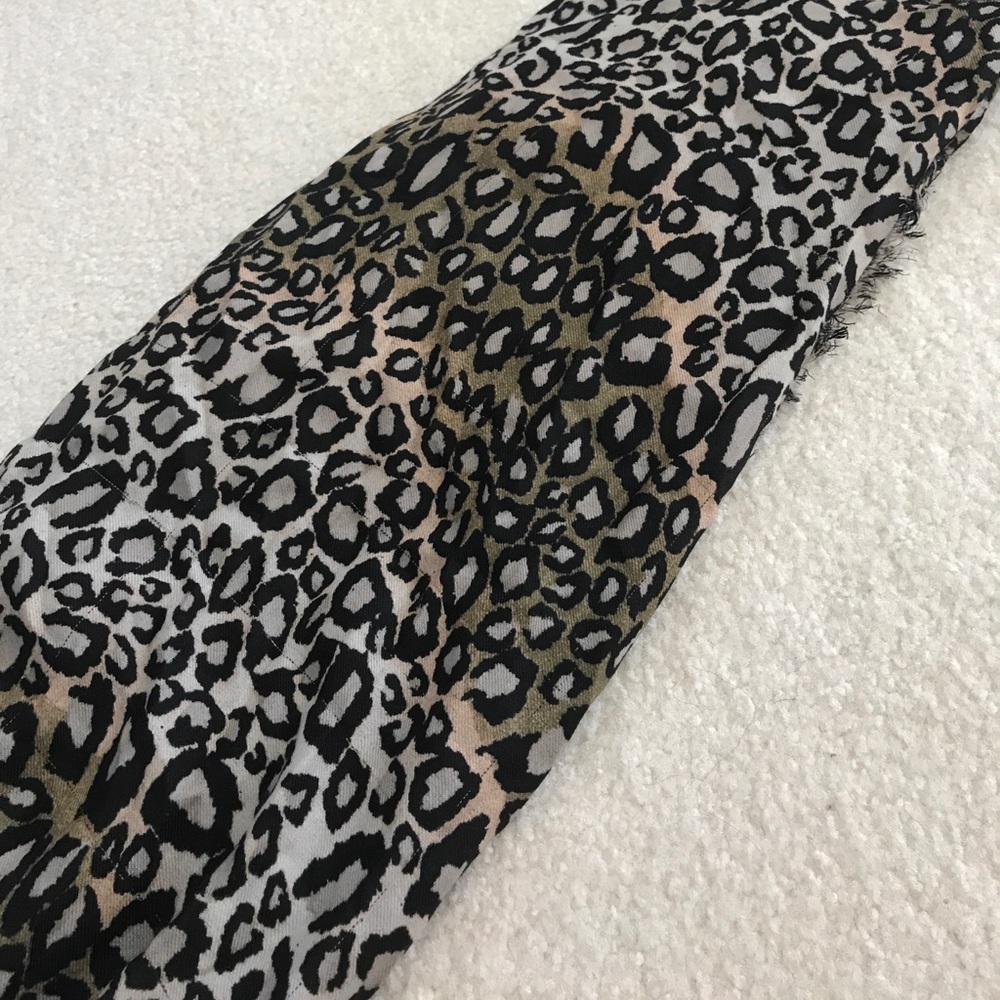H&M cheetah scarf