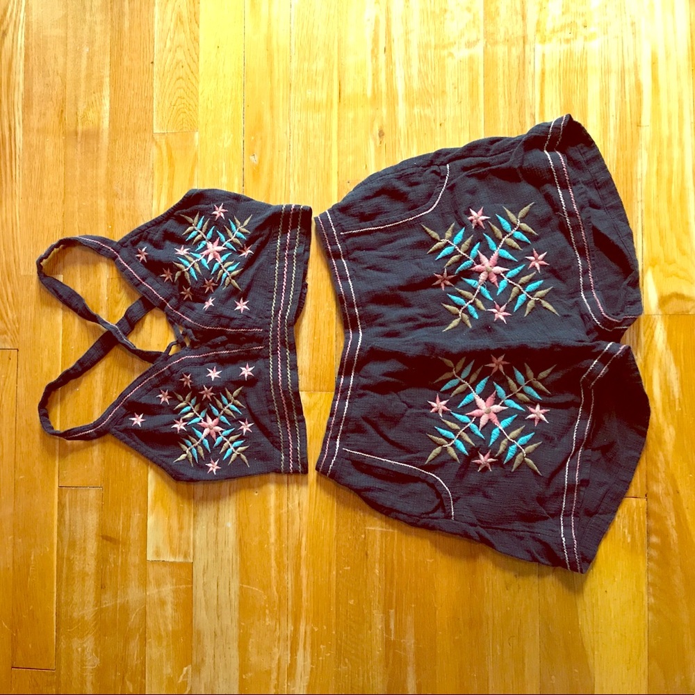 American Eagle short and top set