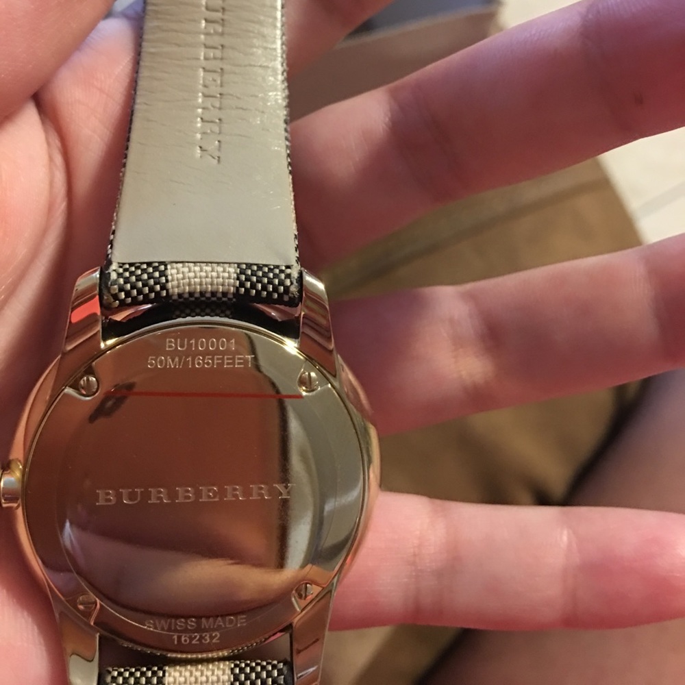 Burberry watch - Picture 4 of 6
