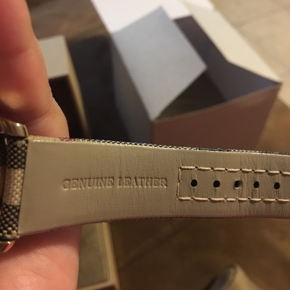 Burberry watch - Picture 5 of 6