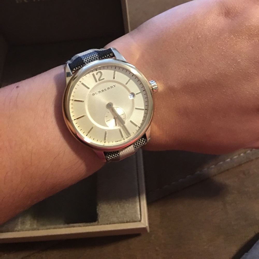Burberry watch - Picture 6 of 6