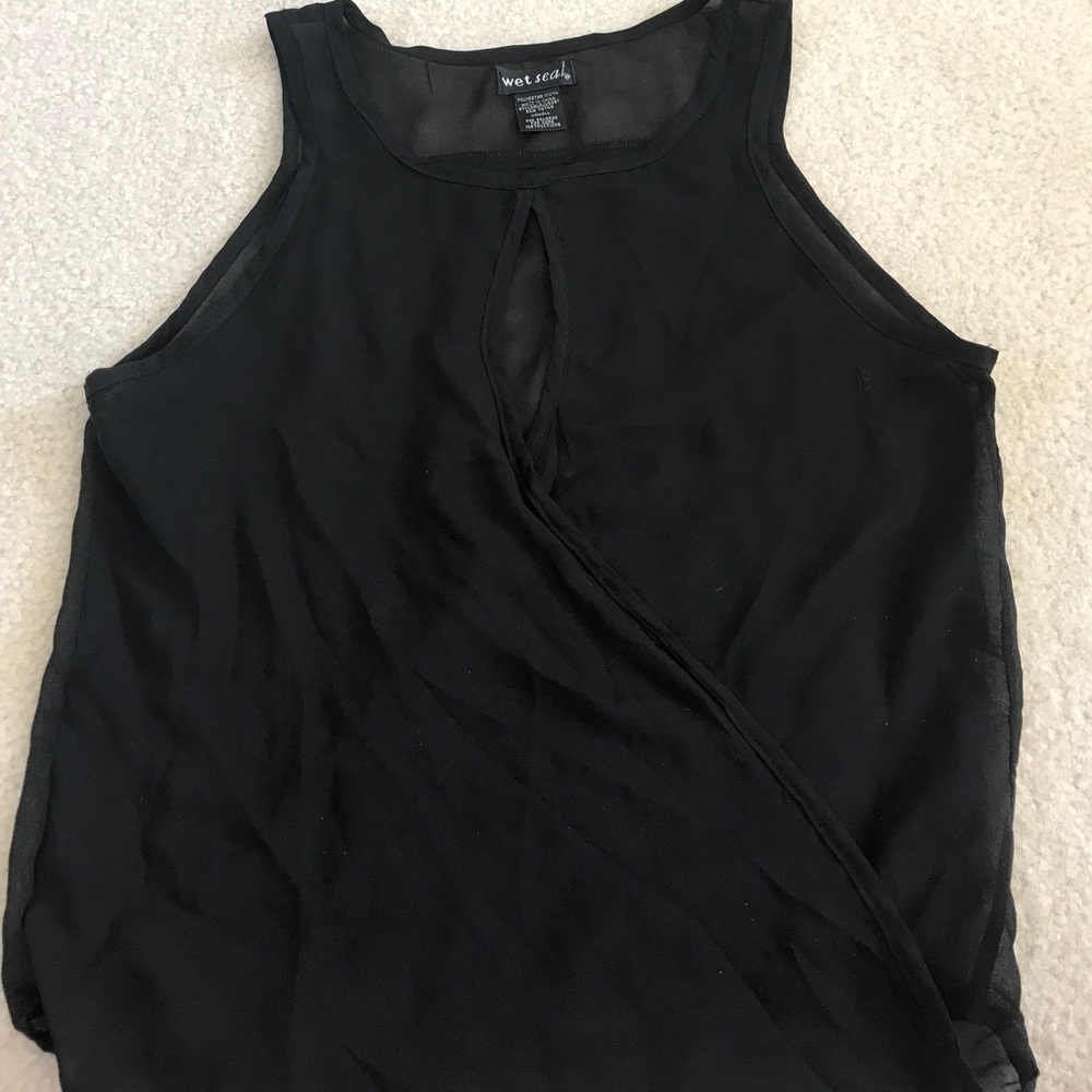 Wet seal black top