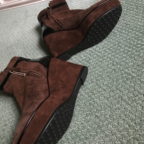 Woman BROWN Boots in Leather XXW41L0IS90TWR41MS615 | Tods Tod\'s women  brown boot.   LIKe  NEW