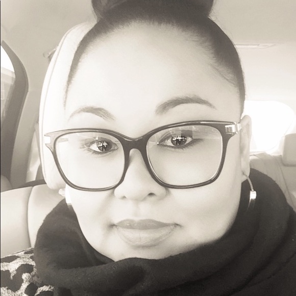 Meet your Posher, Athena - Picture 2 of 4