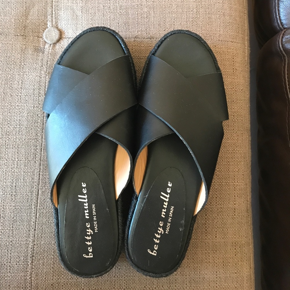 Braided sandal