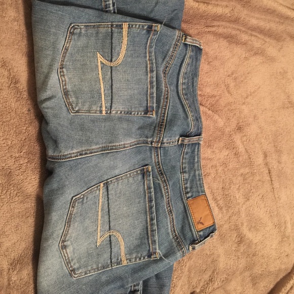 High - Waisted American Eagle blue jean - Picture 3 of 4