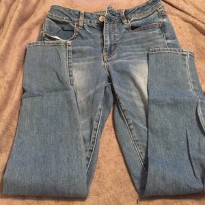 High - Waisted American Eagle blue jean