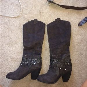 NWOT Not Rated boots
