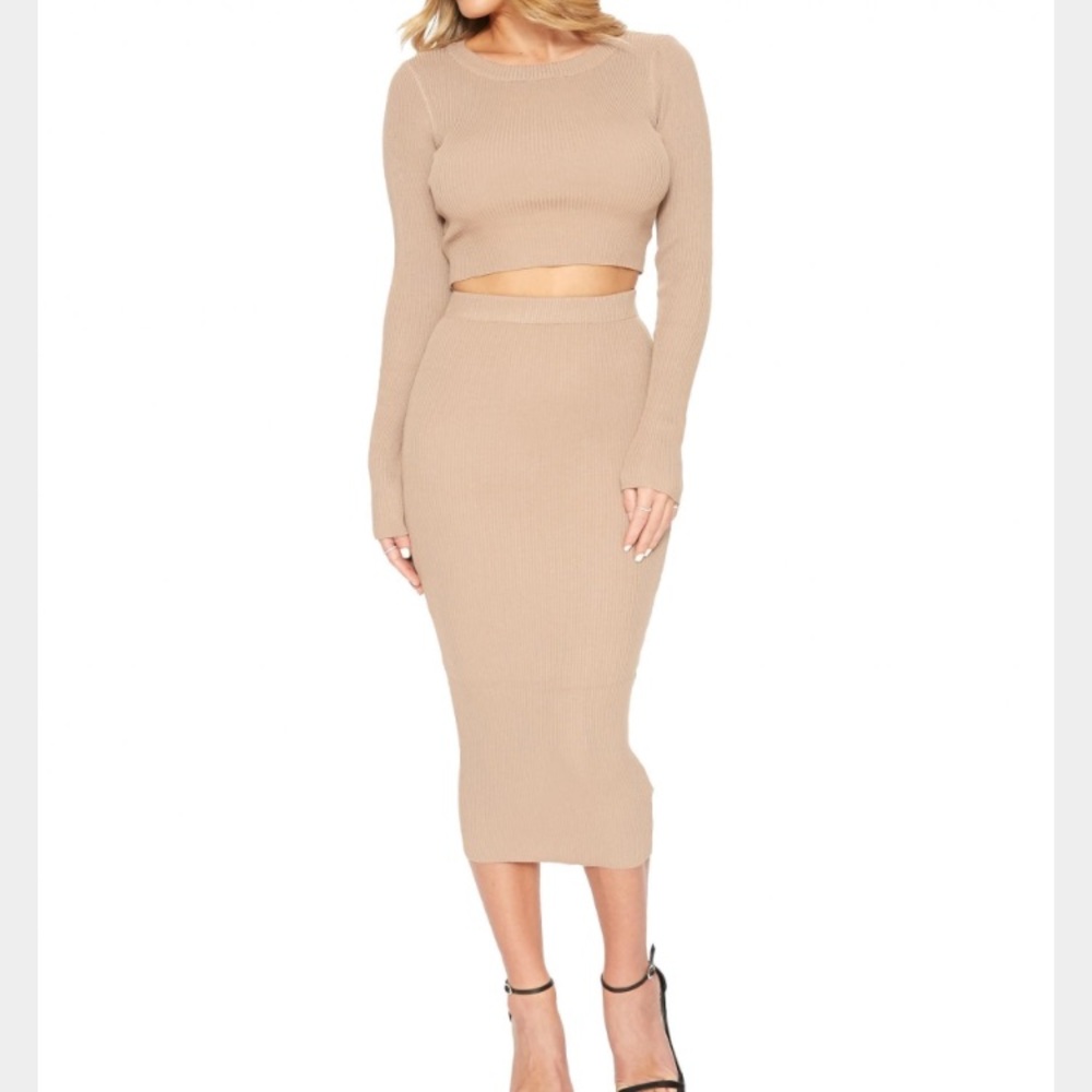 Naked wardrobe set in black