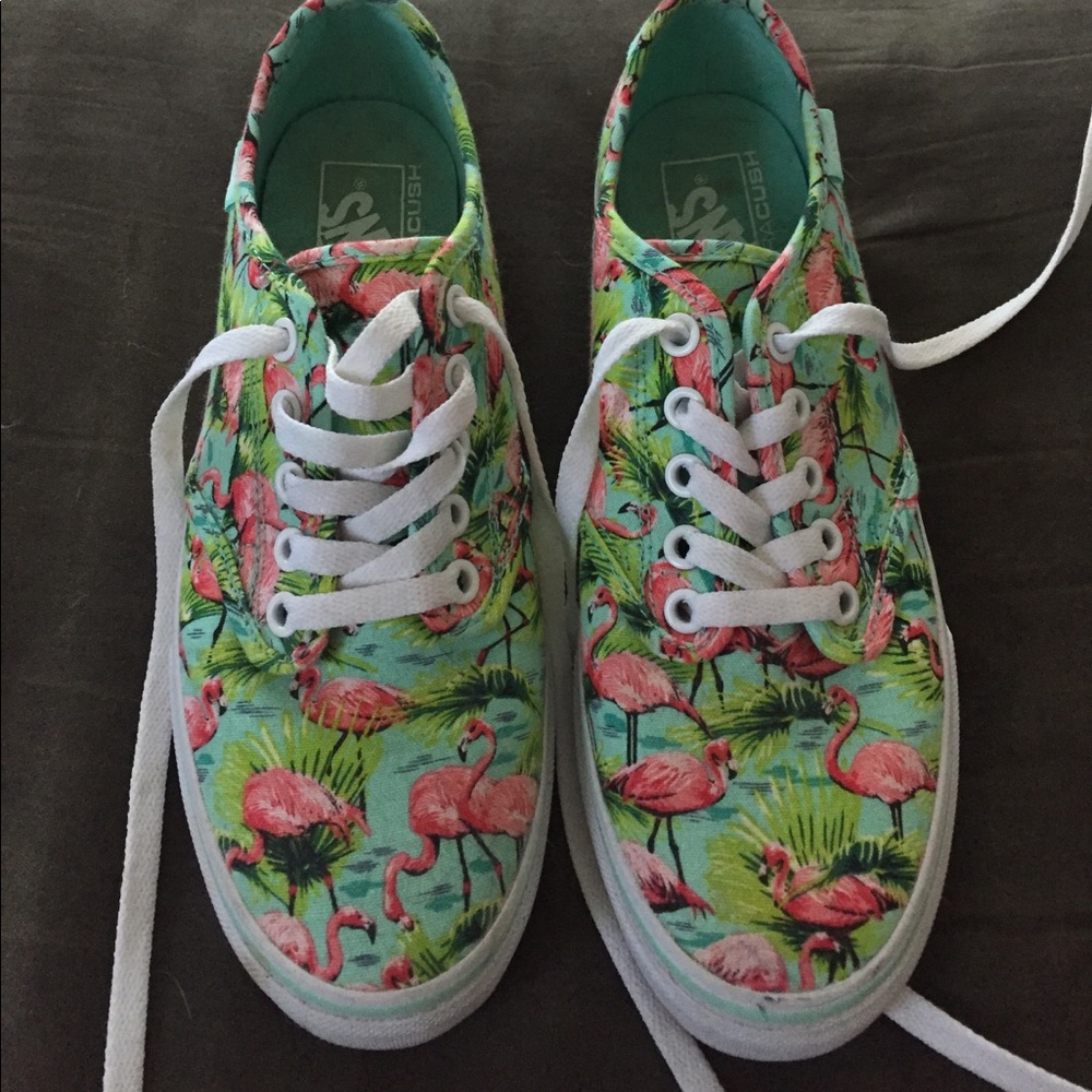VANS Flamingo Shoes Size 7
