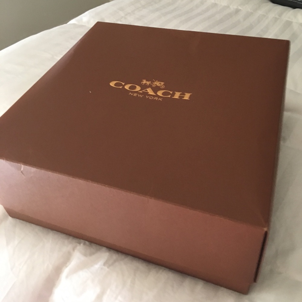 New Coach Bag with an original box. Price $280