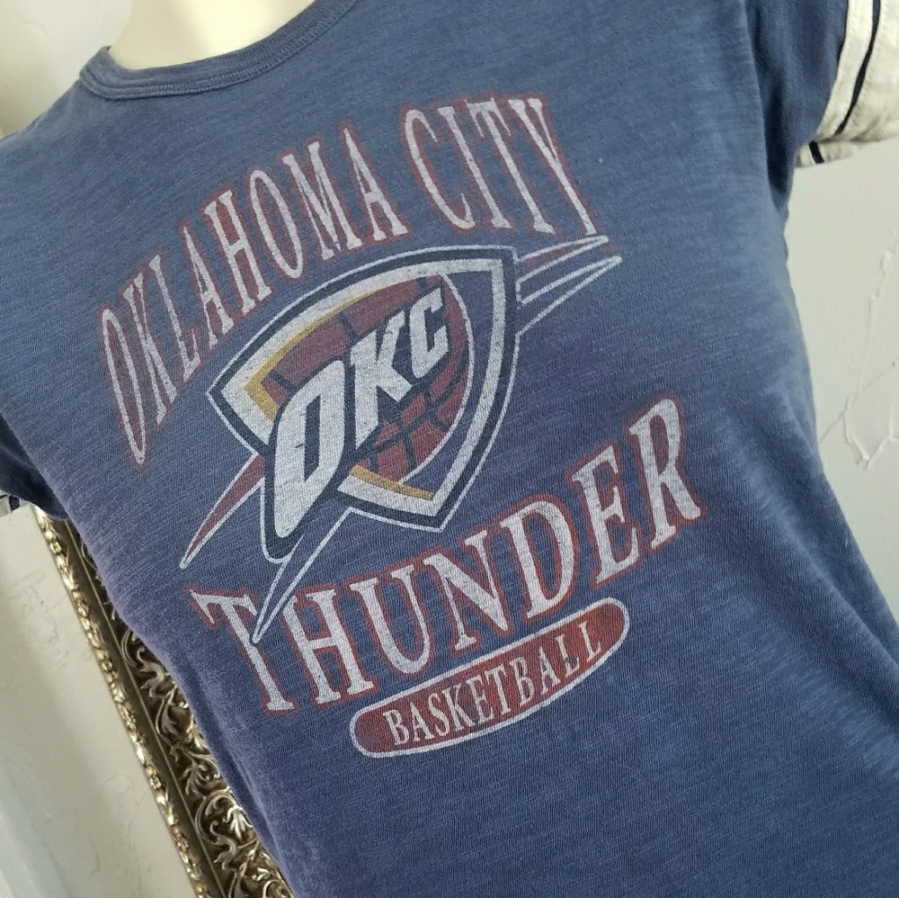 Ladies OKC THUNDER t-shirt