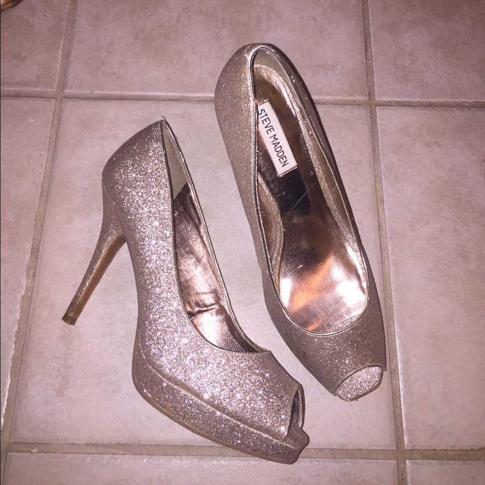 STEVE MADDEN gold glitter stilettos pump heels