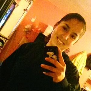 Meet your Posher, Dania