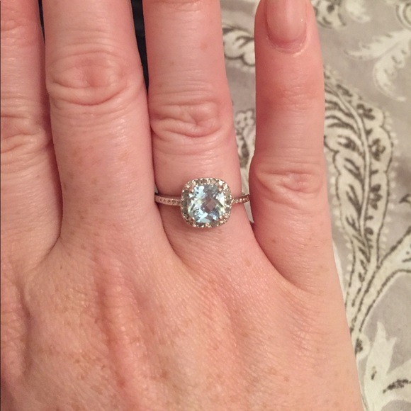 Blue topaz halo ring - Picture 2 of 2