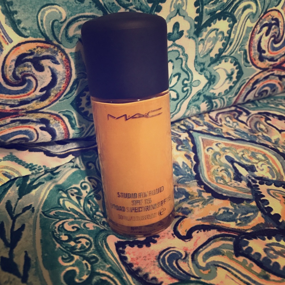 M•A•C Foundation