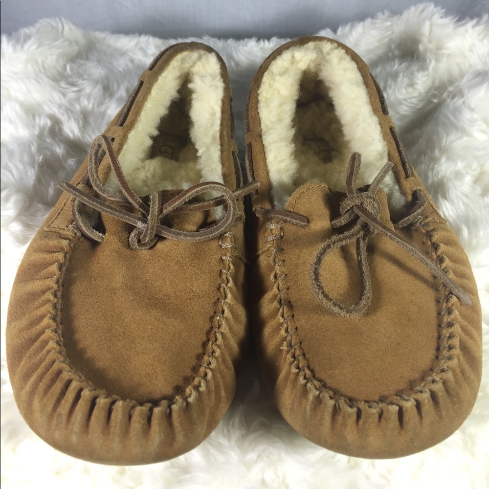 UGG Australia Kids Moccasins Dakota Chesnut Size 4