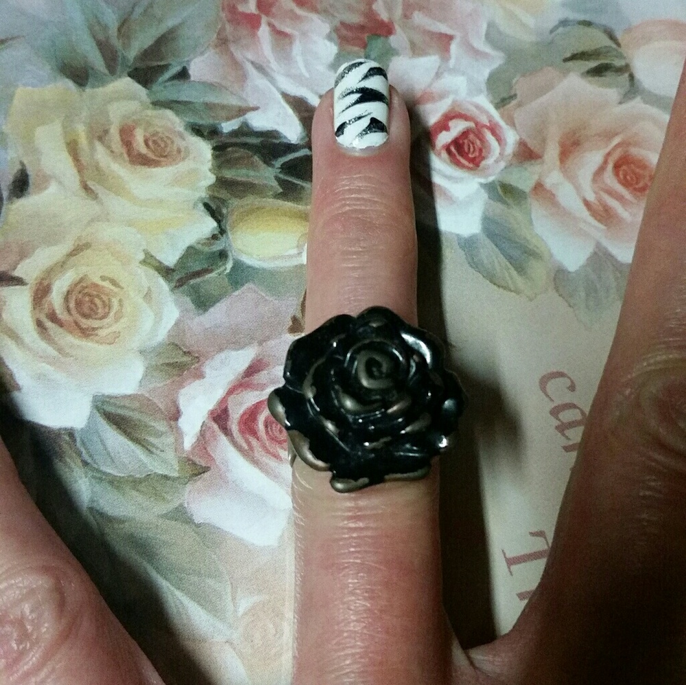 Rose ring - Picture 2 of 2