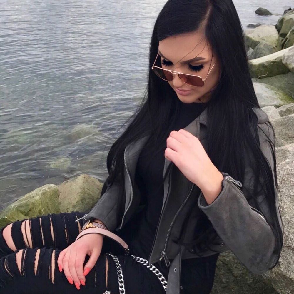 Meet your Posher, Sasha