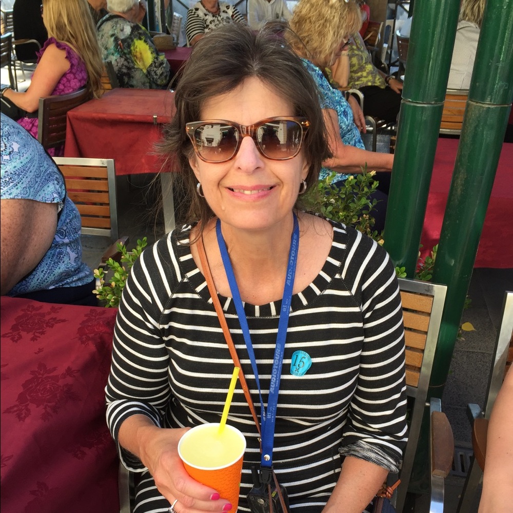 Meet your Posher, Dana