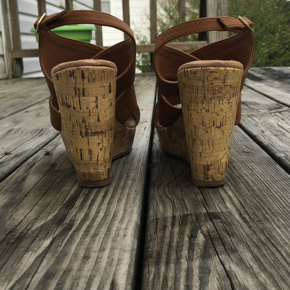 ✨HPx2✨Platform Heels - Picture 4 of 6