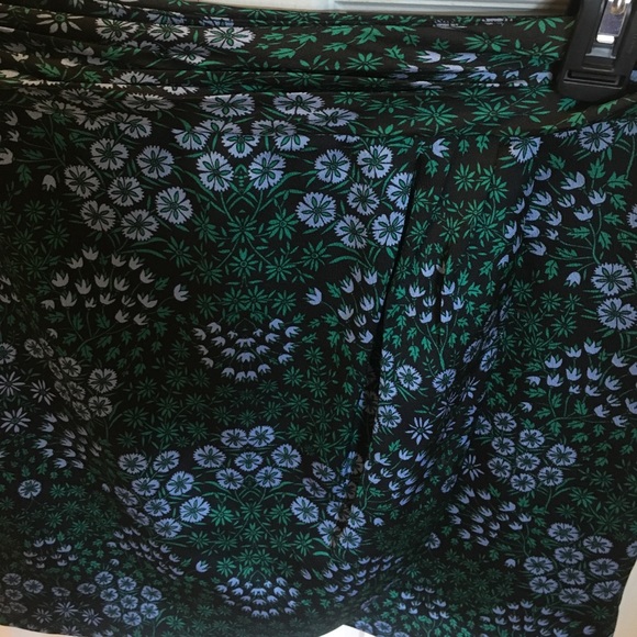 Banana Republic Mini Skirt! - Picture 2 of 4