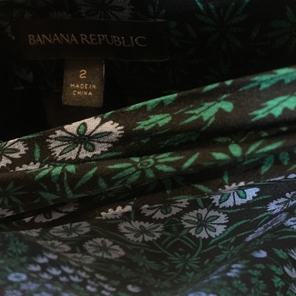 Banana Republic Mini Skirt! - Picture 3 of 4