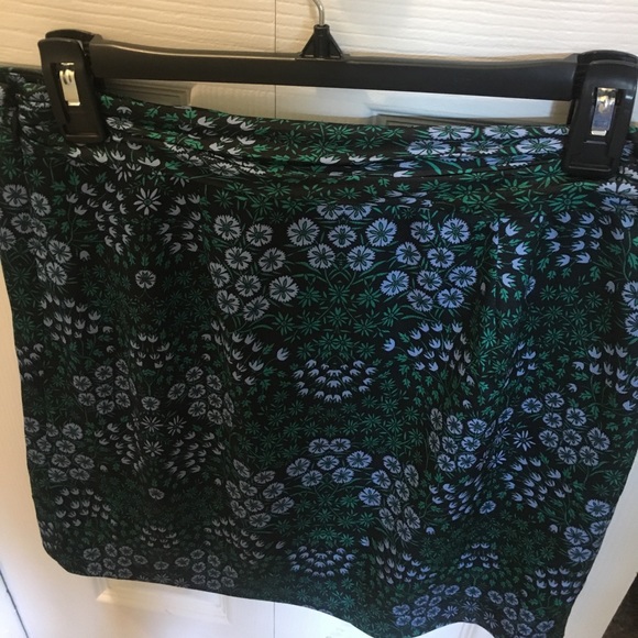 Banana Republic Mini Skirt! - Picture 4 of 4