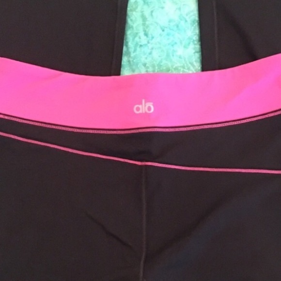 ALO Yoga Pants - Picture 3 of 4