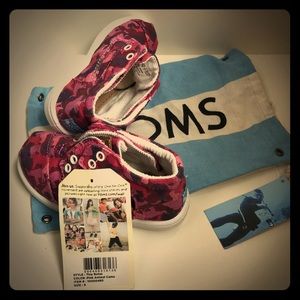 Toms