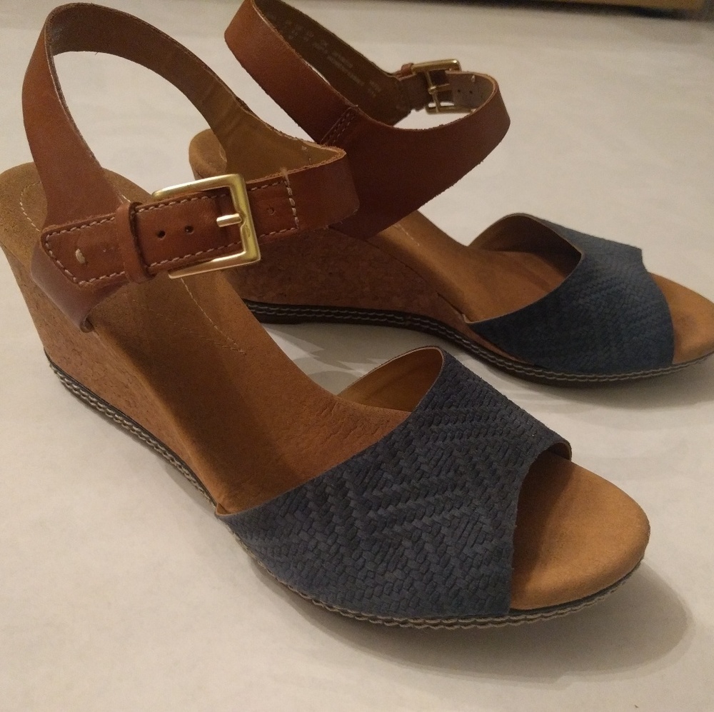 Clarks wedge sandal brown and navy