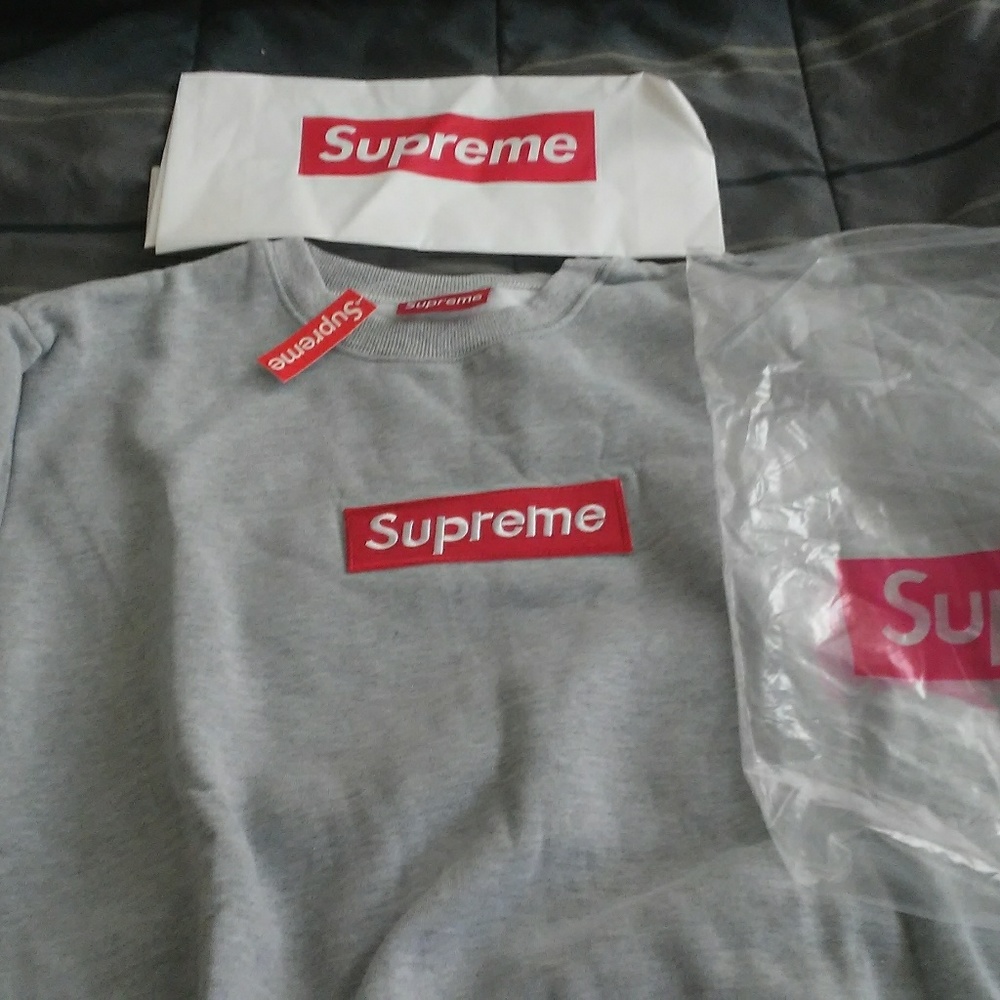 Supreme sweatshirt