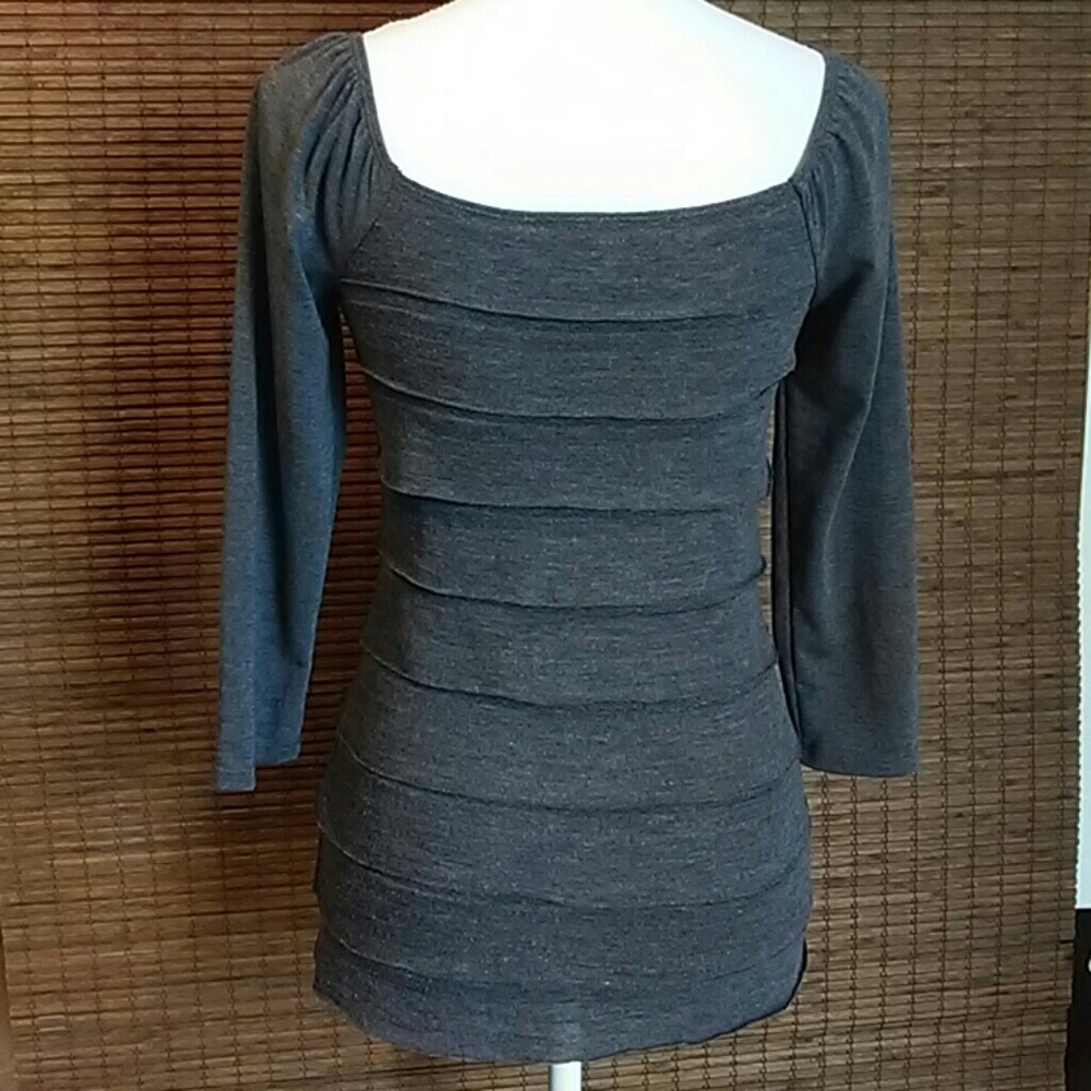 Max Studio Tiered Ruffle 3/4 Sleeve Top - Picture 3 of 4