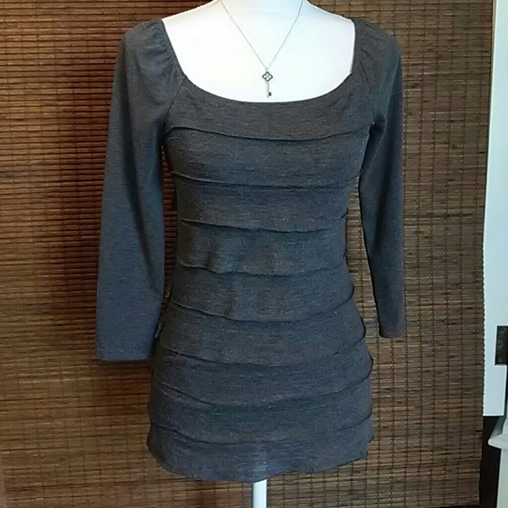 Max Studio Tiered Ruffle 3/4 Sleeve Top - Picture 1 of 4