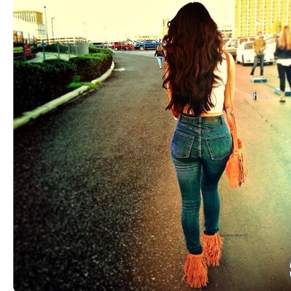 Minnetonka fringe boots
