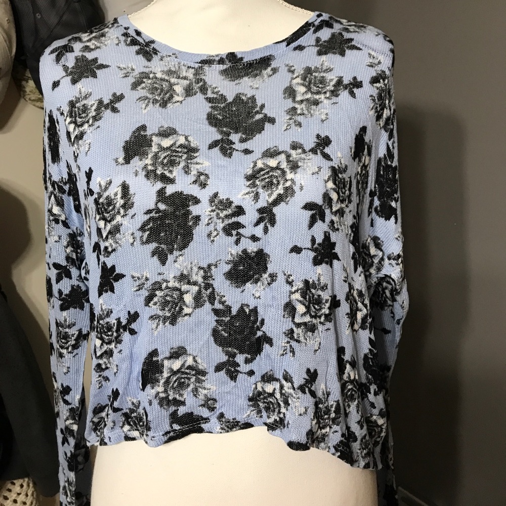 Beautiful blue/black floral top from H&M, medium
