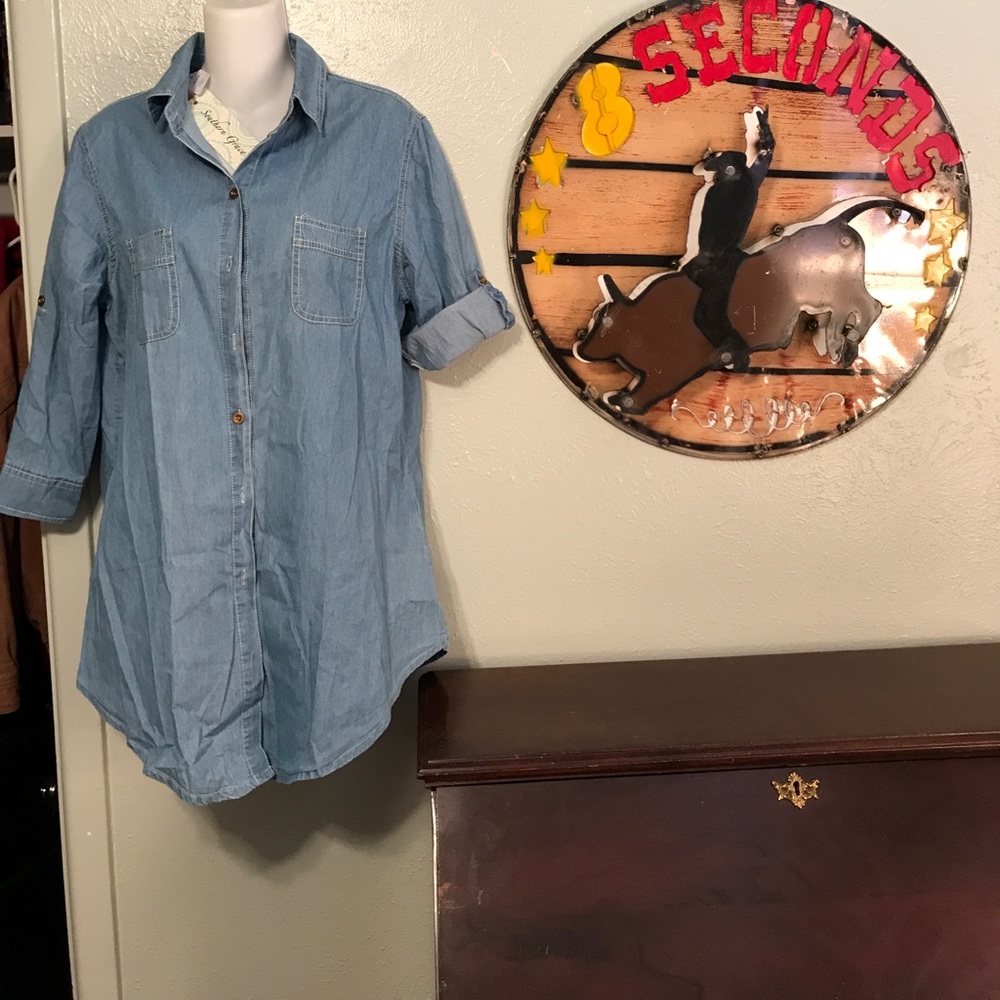 NWT Quarter length sleeve denim top
