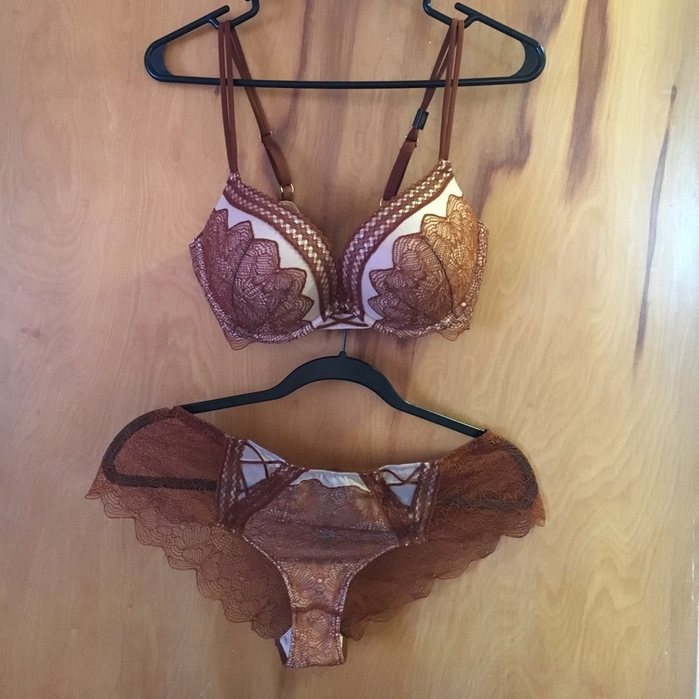 Victoria's Secret Very Sexy bra and panty set