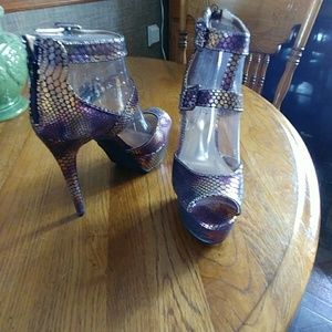Size 8 awesome platforms