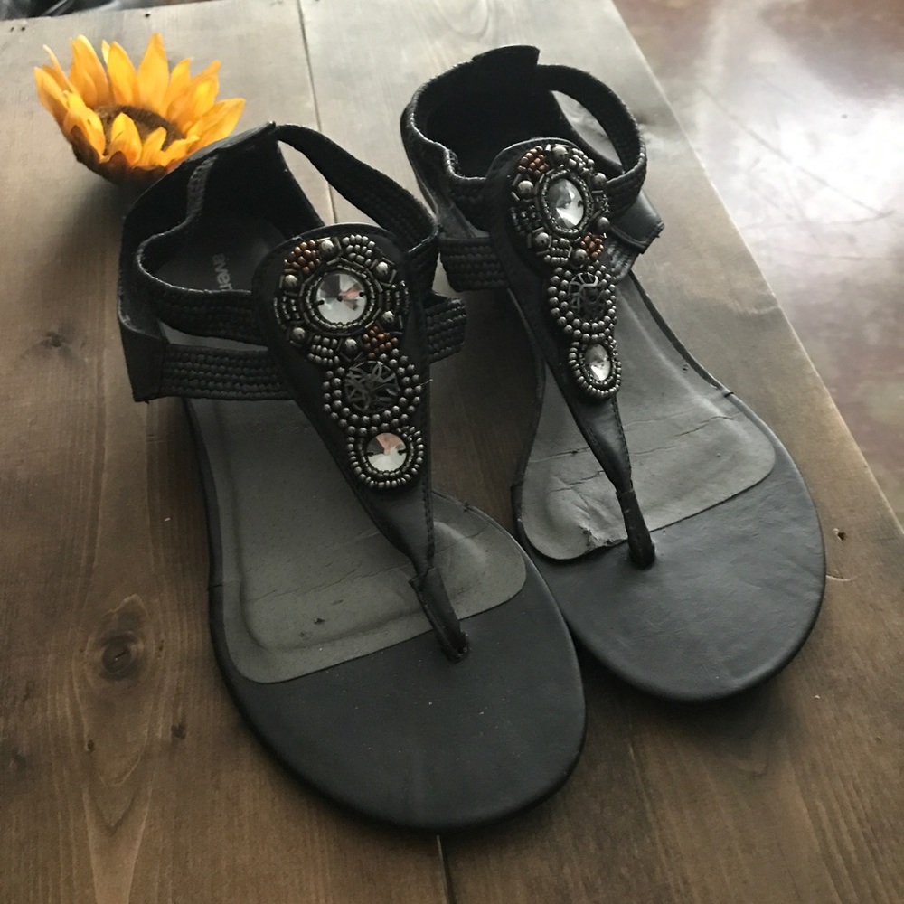 Avenue Sandals Size 10W