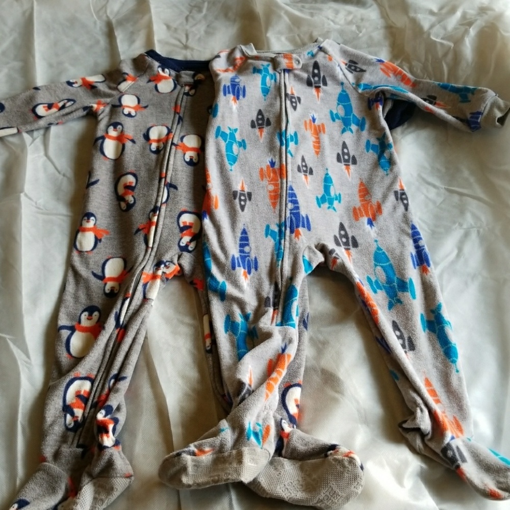 (2) Carter's Fleece Feetie Jammies