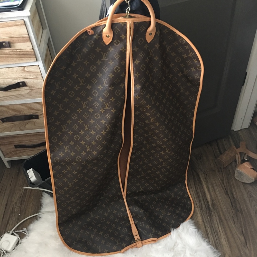 Authentic Louis Vuitton Garmet Cover