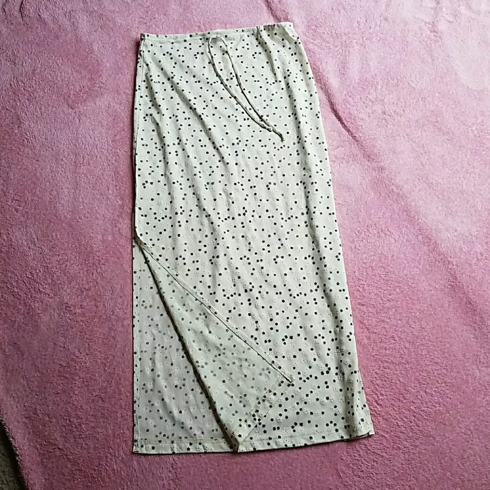 Long flower skirt, slits on side