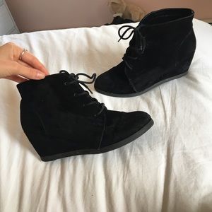 Steve Madden Velvety Black Booties