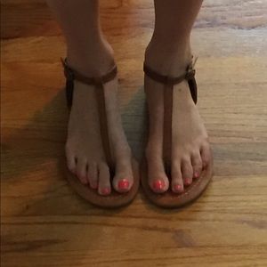 Lucky Brand T-strap leather sandals
