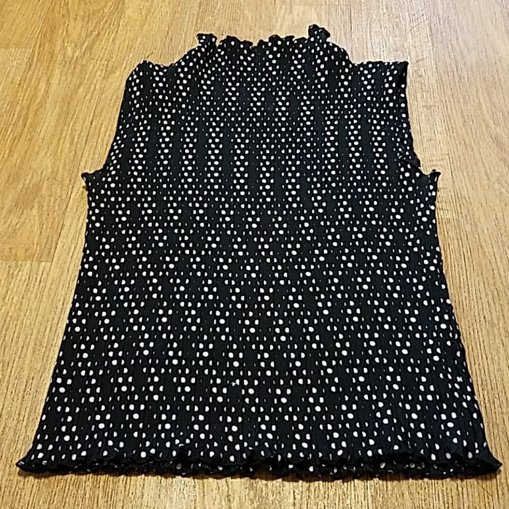 Polka dot sleeveless business casual top