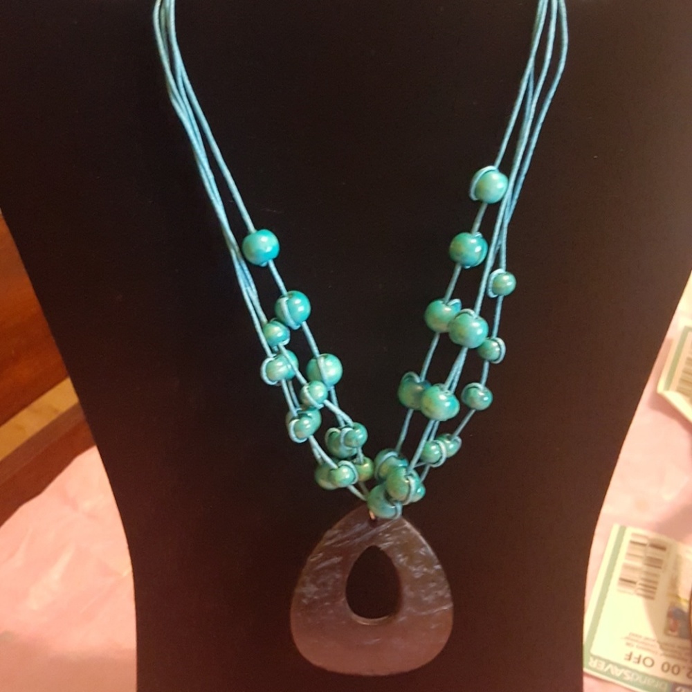 Boutique necklase