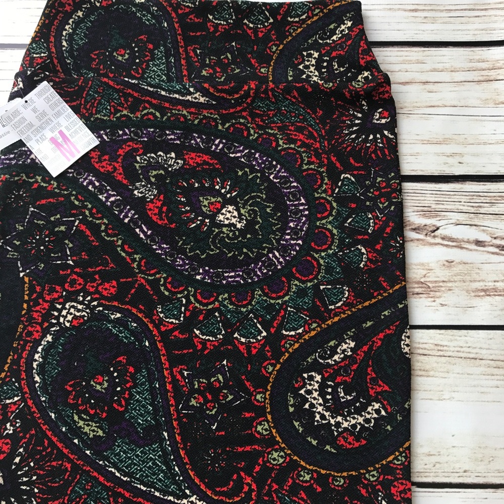 Medium Lularoe Cassie Skirt!❤️Jacquard material~