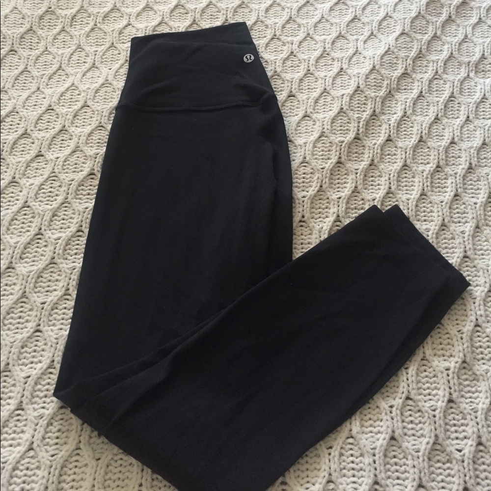 Black lululemon leggings
