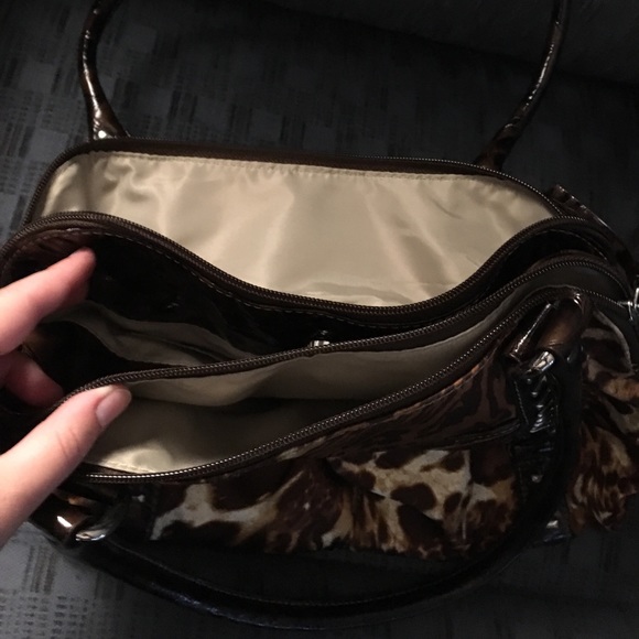 Genna de Rossi 3 pocket leopard purse - Picture 2 of 2